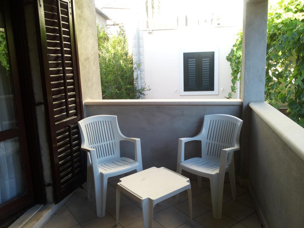 Apartment Ranka Postira Pokoj fotografie